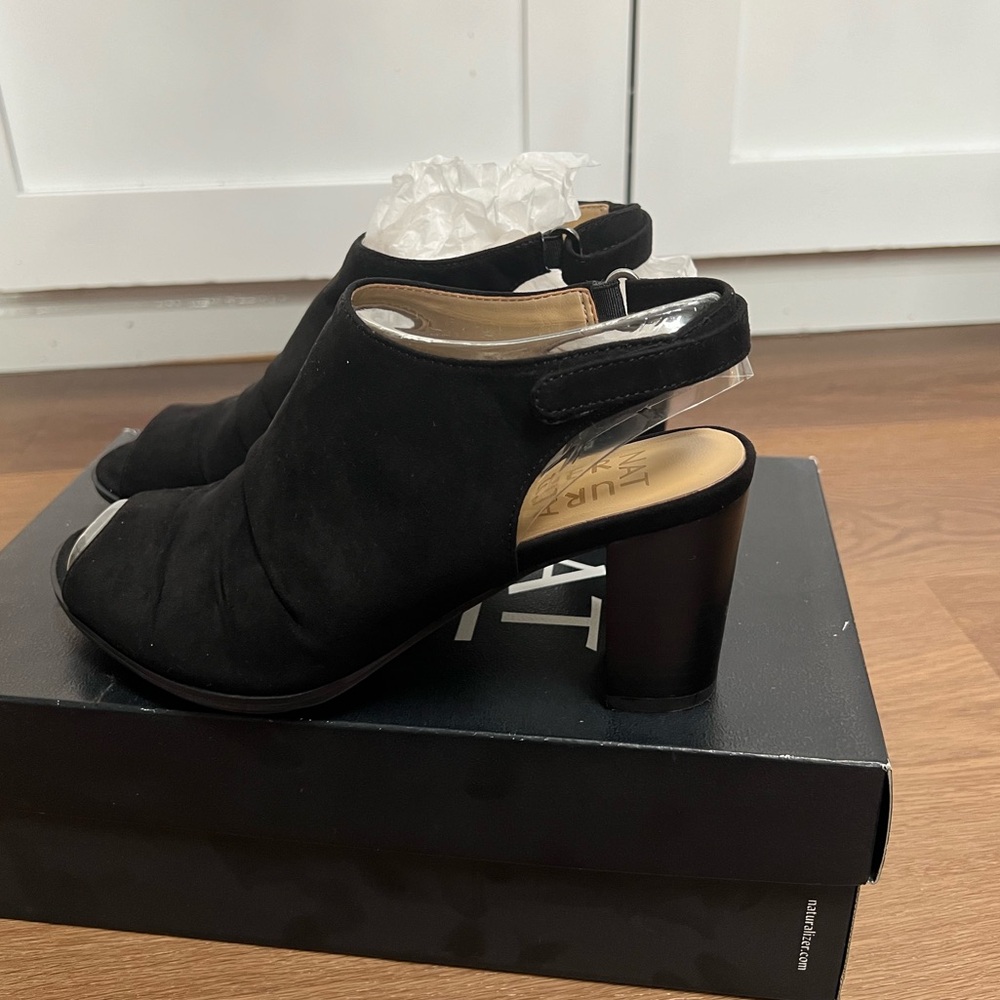 Naturalizer style “Lago” Black Suede prep toe w Velcro/ 3 in heel.